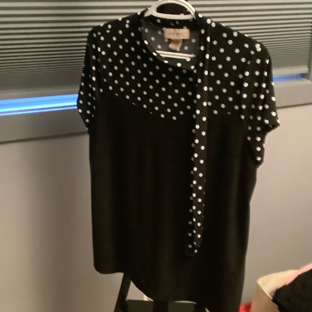 Chic Black and White Polka Dot Women's Blouse. 529